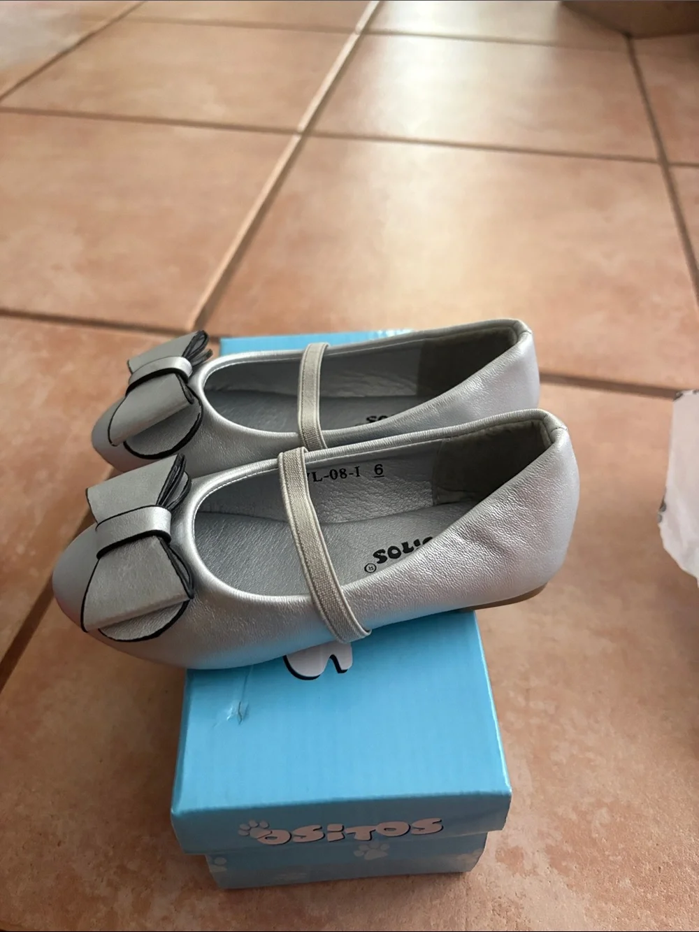 Girls Metallic Bow Mary Jane Flats - Silver